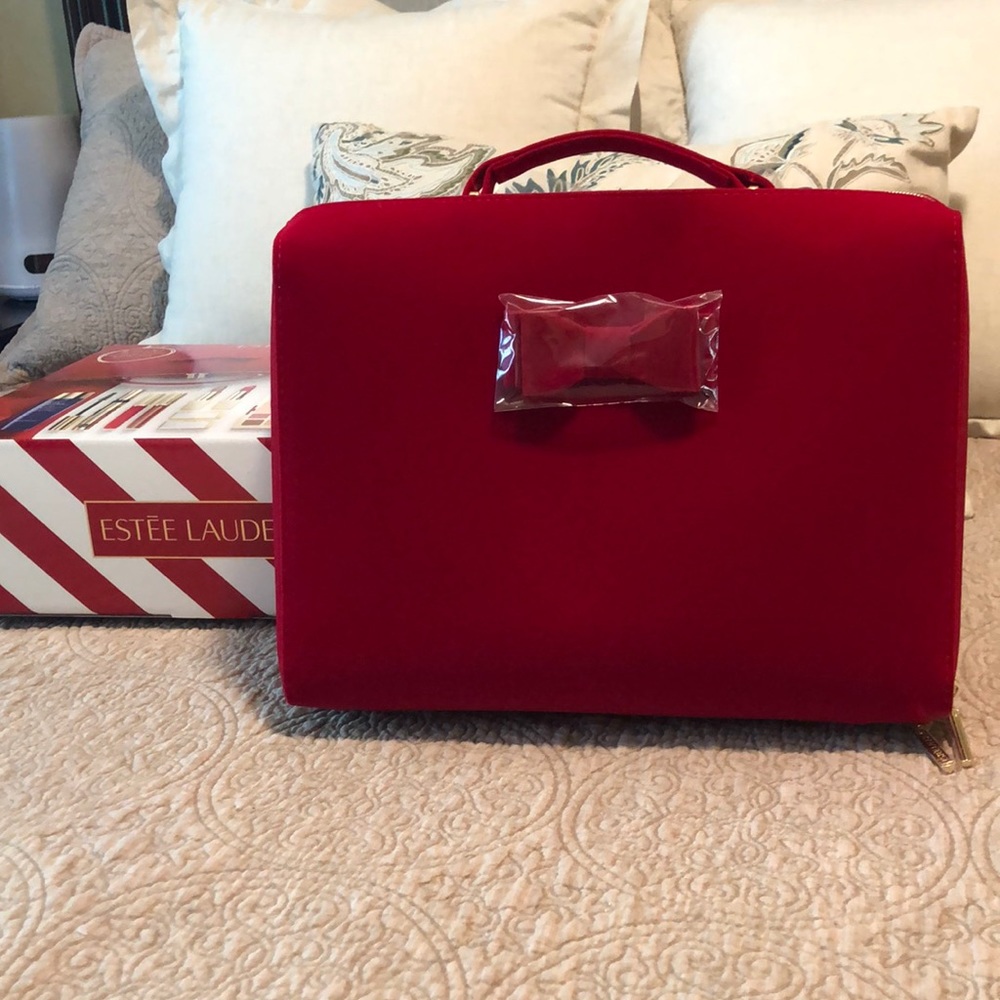 NEW Estee Lauder Travel Case